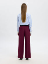 Load image into Gallery viewer, Selected Femme Ilina contrast shirt Cashmere Blue Stripes
