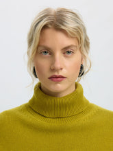 Load image into Gallery viewer, Selected Wellie roll neck wool blend knit Advacado Oil

