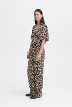 Load image into Gallery viewer, Ichi Marrakech crinkle jumpsuit Tannin Leopard
