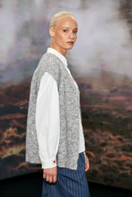 Load image into Gallery viewer, Ichi Belablue knit waistcoat Light Grey Melange
