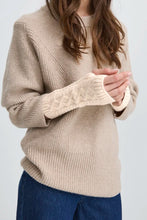 Load image into Gallery viewer, Ichi Lucy cable fingerless mittens Oatmeal Melange
