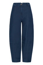 Load image into Gallery viewer, Ichi Kate casual barrel leg trouser Dark Blue
