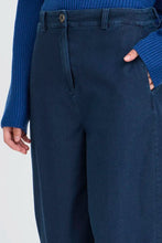 Load image into Gallery viewer, Ichi Kate casual barrel leg trouser Dark Blue
