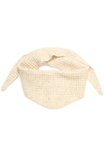Load image into Gallery viewer, Ichi Folthea waffle triangle scarf Oatmeal
