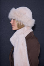 Load image into Gallery viewer, Ichi Ebna faux fur hat Oatmeal
