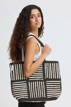 Load image into Gallery viewer, Ichi Isa graphic jupe bag Black - CW CW 
