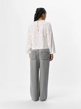 Load image into Gallery viewer, Object Mya floral 3D jacquard blouse Cloud Dancer
