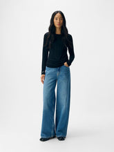 Load image into Gallery viewer, Object Zofia layering top Black
