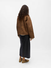 Load image into Gallery viewer, Object Sharri reversible teddy jacket Tannin
