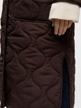 Load image into Gallery viewer, Object Jallie long quilted coat Chocolate
