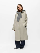 Load image into Gallery viewer, Object Holly reversible trench coat Opal Grey &amp; Macedamia
