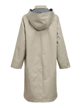 Load image into Gallery viewer, Object Holly reversible trench coat Opal Grey &amp; Macedamia
