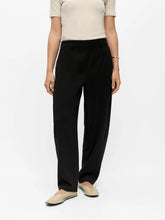 Load image into Gallery viewer, Object Lisa mid waist barrel trousers black
