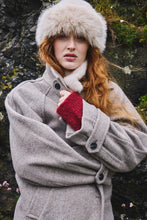 Load image into Gallery viewer, Ichi Ebna faux fur hat Oatmeal
