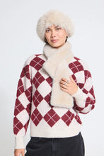 Load image into Gallery viewer, Ichi Ebna faux fur scarf Oatmeal
