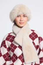 Load image into Gallery viewer, Ichi Ebna faux fur scarf Oatmeal
