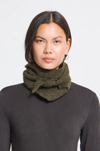 Load image into Gallery viewer, Ichi Folthea waffle triangle scarf Rosin
