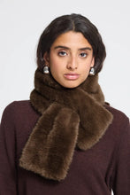 Load image into Gallery viewer, Ichi Ebna faux fur scarf Coffee Bean

