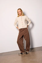 Load image into Gallery viewer, Ichi Blich barrel denim jeans Brown
