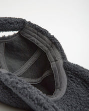 Load image into Gallery viewer, Yerse shearling baseball hat Anthracite
