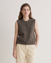 Load image into Gallery viewer, Yerse Patch pocket knit gilet Anthracite

