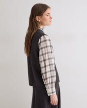 Load image into Gallery viewer, Yerse Patch pocket utility knit waistcoat Grey
