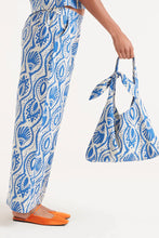 Load image into Gallery viewer, Compañia Fantastica Aquaria print bow bag Aegean Blue
