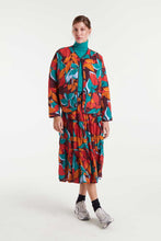 Load image into Gallery viewer, Compañia Fantastica Ponziana print quilted jacket Multi Leaves
