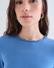 Load image into Gallery viewer, Compañia fantastica feature neck t shirt Blue
