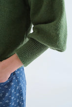 Load image into Gallery viewer, Compañia Fantastica Balloon sleeve knit Verde
