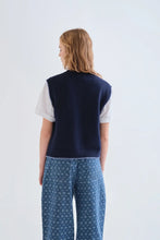 Load image into Gallery viewer, Compañia Fantastica Embroidery detail tank Navy
