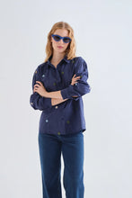Load image into Gallery viewer, Compañia Fantastica sprinkled flower embroidered shirt Navy
