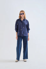 Load image into Gallery viewer, Compañia Fantastica sprinkled flower embroidered shirt Navy
