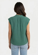 Load image into Gallery viewer, Grace &amp; Mila Wesra cotton gauze blouse Emerald Green - CW CW 
