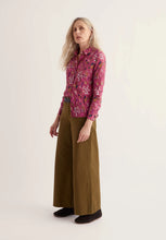Load image into Gallery viewer, Seasalt Larissa shirt Flora Study Rosa
