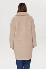 Load image into Gallery viewer, Numph Elliot reversible shearling coat Sesame
