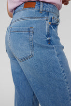 Load image into Gallery viewer, Numph Toronto jeans Medium Blue Denim
