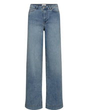Load image into Gallery viewer, Numph Paris cropped 28" length jean Light Stonewash Denim - CW CW 
