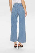 Load image into Gallery viewer, Numph Paris cropped 28" length jean Light Stonewash Denim - CW CW 

