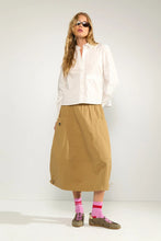 Load image into Gallery viewer, Numph Nuasho cotton shirt Bright White
