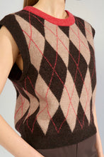 Load image into Gallery viewer, Numph Tikla argyle knit tank Goji Berry
