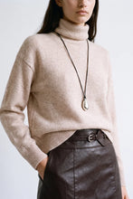 Load image into Gallery viewer, Artlove Aloria pure wool roll neck pullover Beige
