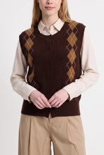 Load image into Gallery viewer, Artlove Aniane argylle designed knit waistcoat Brown

