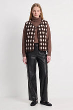Load image into Gallery viewer, Artlove Iserie prnted check fleece gilet Brown
