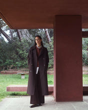 Load image into Gallery viewer, Yerse Mary Peter pan collar merino half placket knit Oxide
