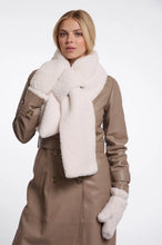Load image into Gallery viewer, Rino &amp; Pelle Asho teddy scarf Birch
