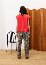 Load image into Gallery viewer, FRNCH Kukicha Vneck button through knit vest Rouge
