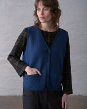 Load image into Gallery viewer, Bibico Freya merino wool vest Light Navy
