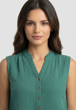 Load image into Gallery viewer, Grace &amp; Mila Wesra cotton gauze blouse Emerald Green - CW CW 
