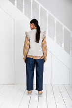 Load image into Gallery viewer, Bonté Della merino gilet Oyster

